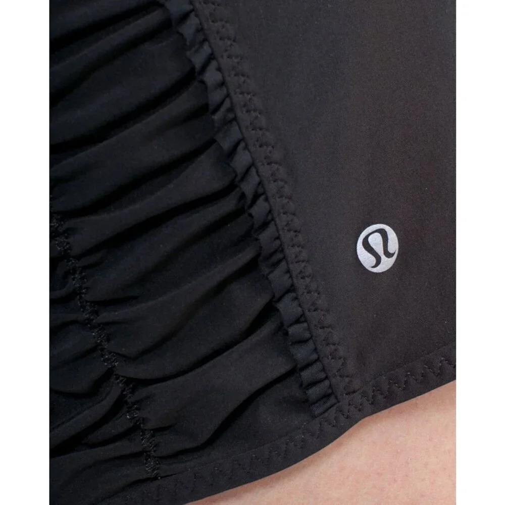 Lululemon Black Run Around Reversible Short Size 8 - 2956